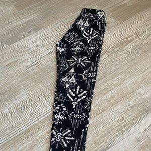 Young girls Lularoe leggings brand new
